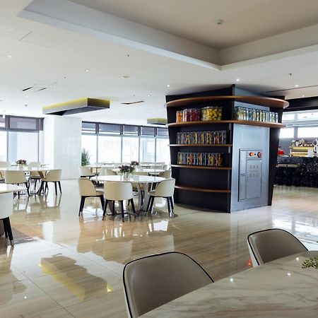 High Floor New Bldg 4B2Bldk Ximending, Stunning Views • 高層新樓 4房2衛 西門町 美景 Apartment Taipei Exterior photo