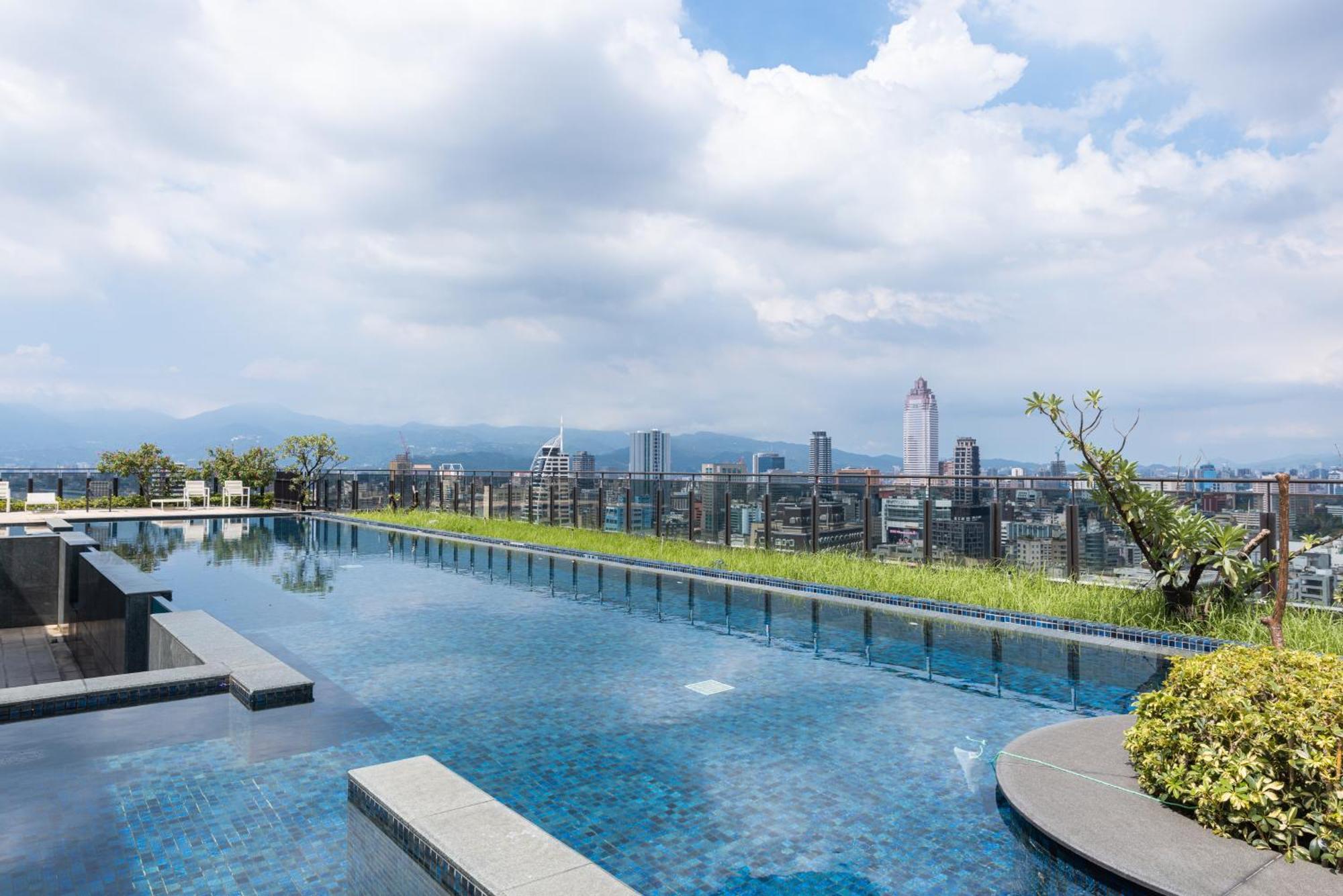 High Floor New Bldg 4B2Bldk Ximending, Stunning Views • 高層新樓 4房2衛 西門町 美景 Apartment Taipei Exterior photo